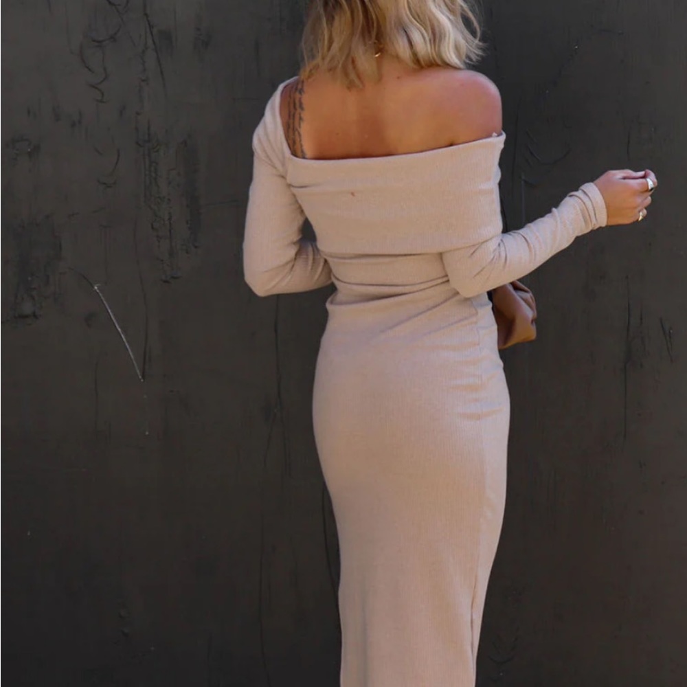 VICI Boutique - BNWT ribbed knit midi dress. - Picture 4 of 4
